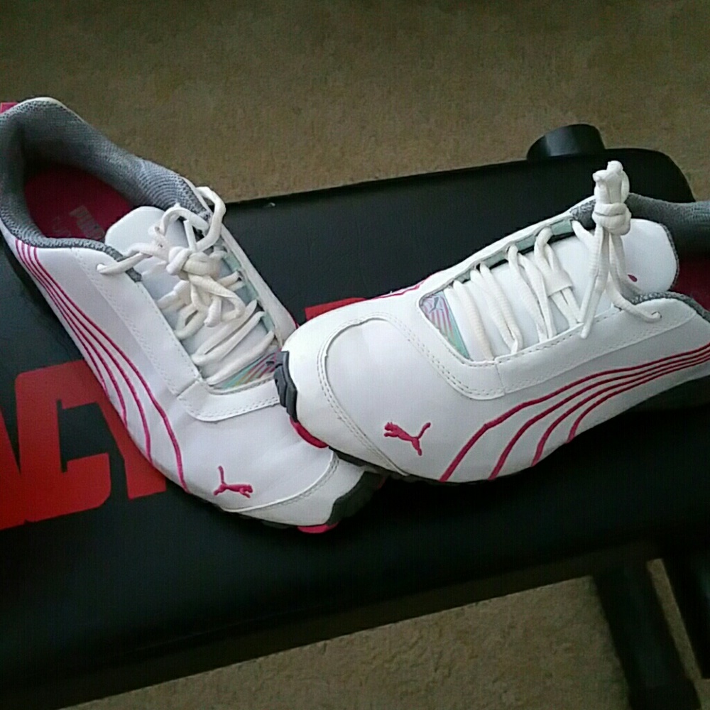 Shoes - Picture 2 of 3